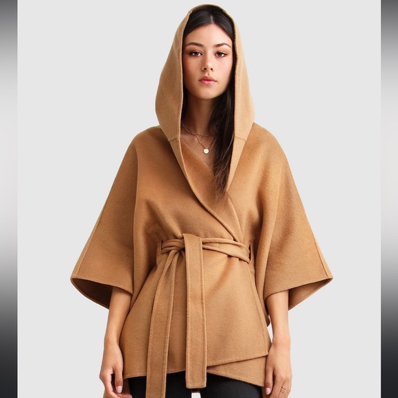 Super cozy. Only worn 3 times. Free size, fits like S-M - Picture 1 of 3